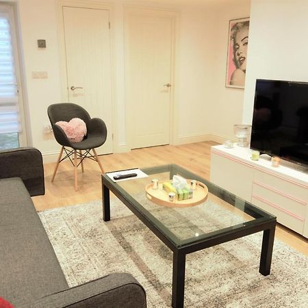 Stylish 2 Bedroom Apartment In The Heart Of Greenwich لندن المظهر الخارجي الصورة